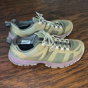 Men’s Merrell sneaker